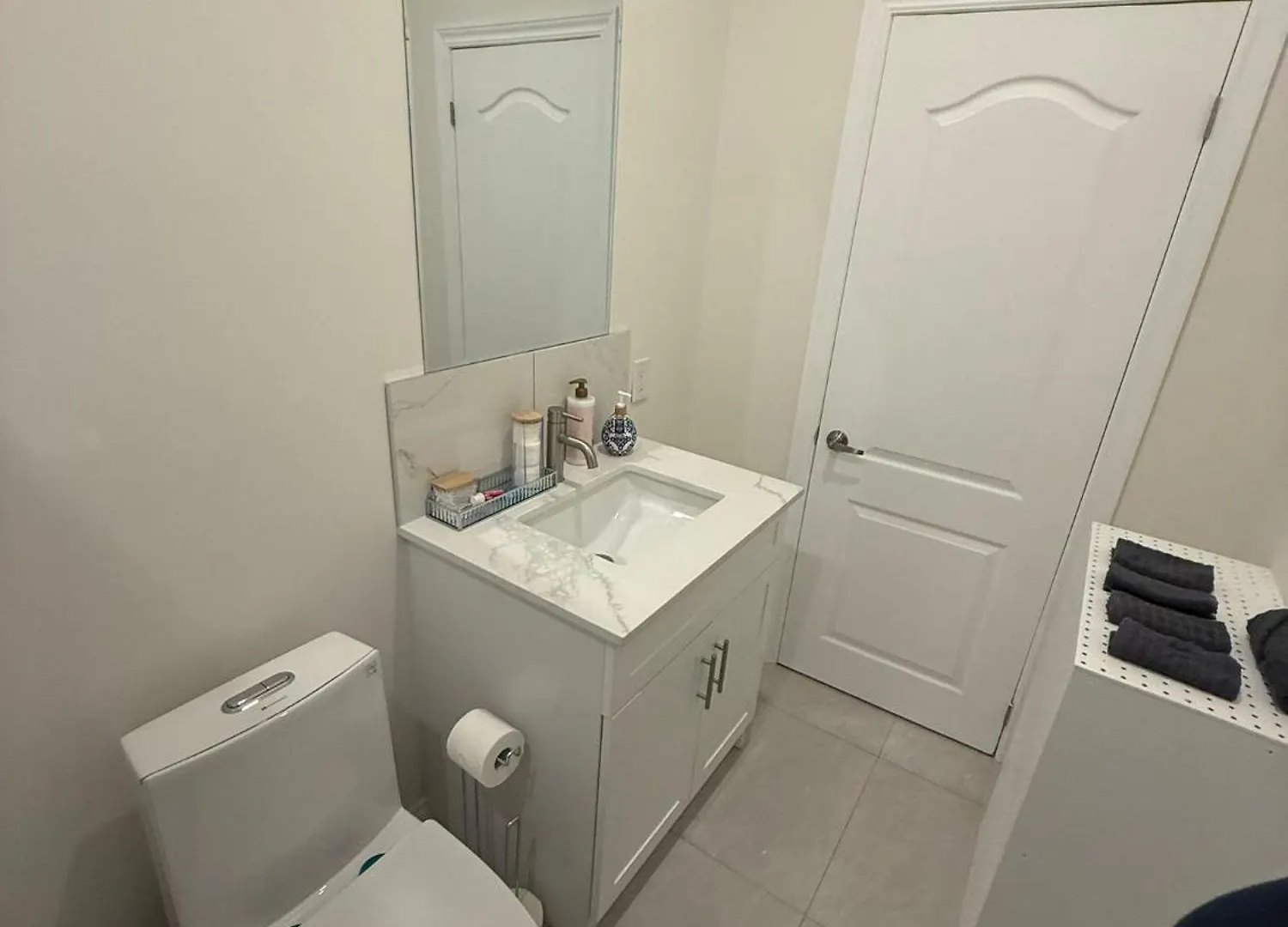 Full Apartment For 8 People- Entertainment District تورونتو كندا