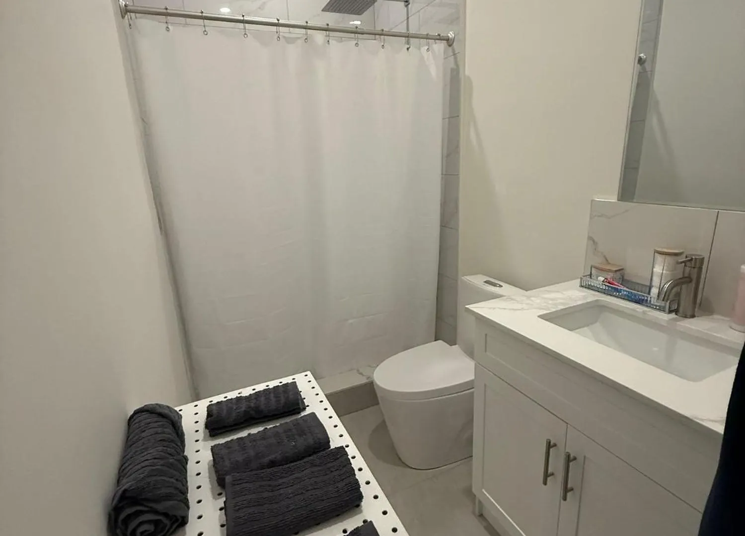 Full Apartment For 8 People- Entertainment District تورونتو