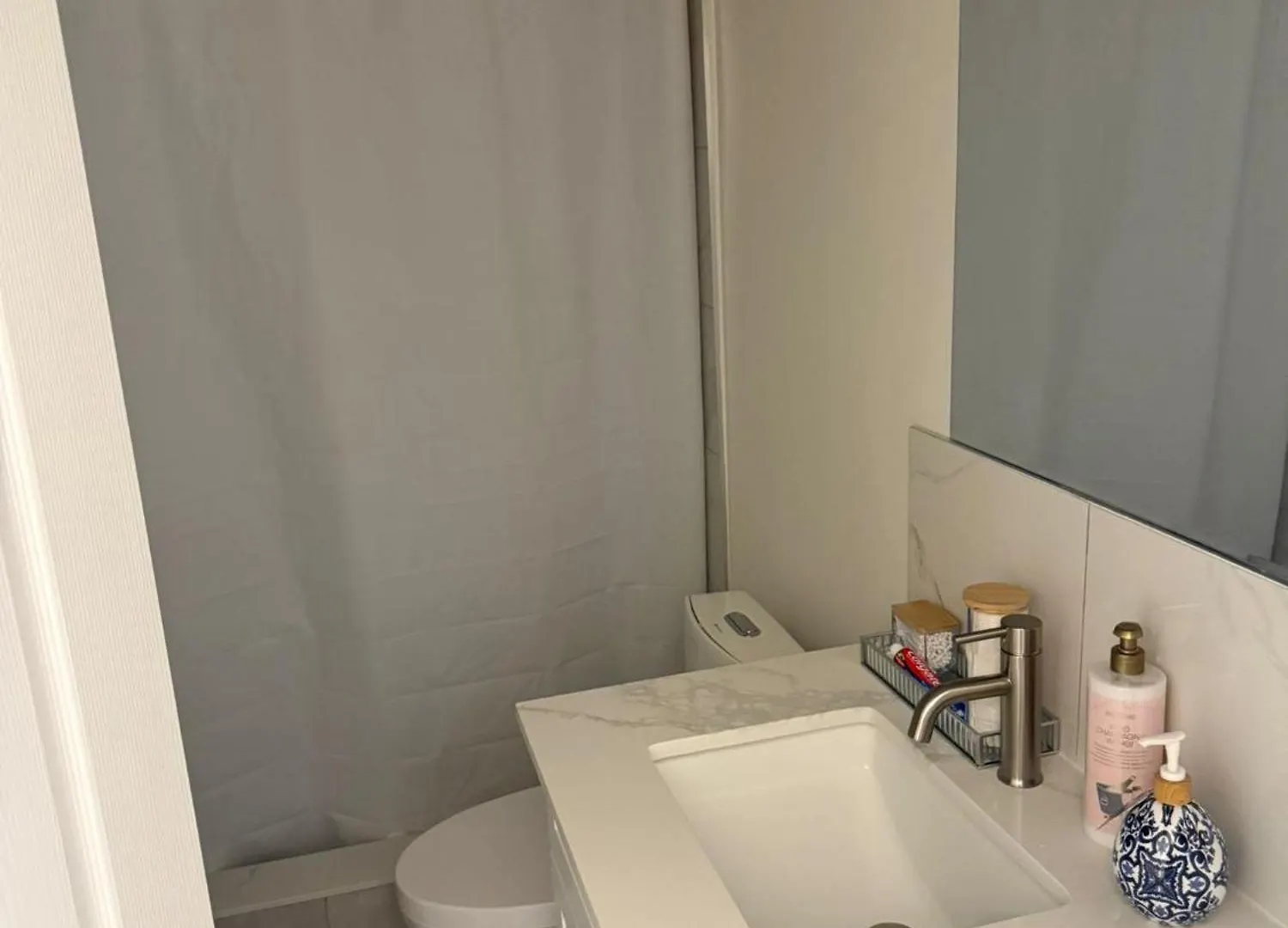 Full Apartment For 8 People- Entertainment District تورونتو 0*,  كندا